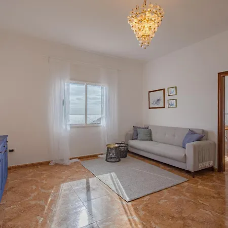 2 Bedroom Unique Ocean View In Tajao アパート *