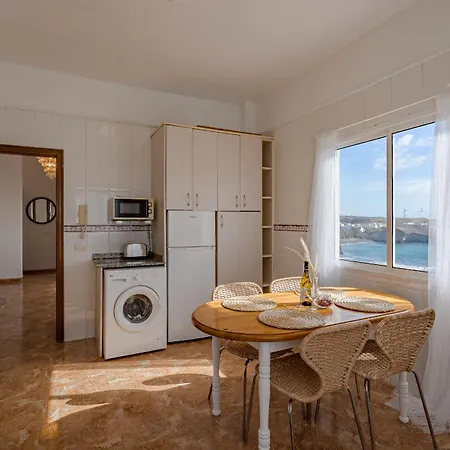 2 Bedroom Unique Ocean View In Tajao アパート